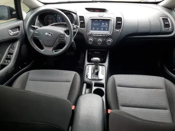 3KPFL4A70JE243157 2018 KIA FORTE - Image 8