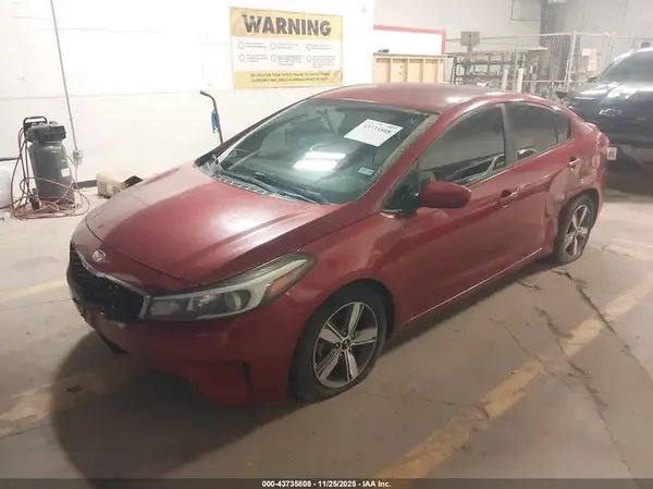 3KPFL4A70JE243207 2018 KIA FORTE - Image 2
