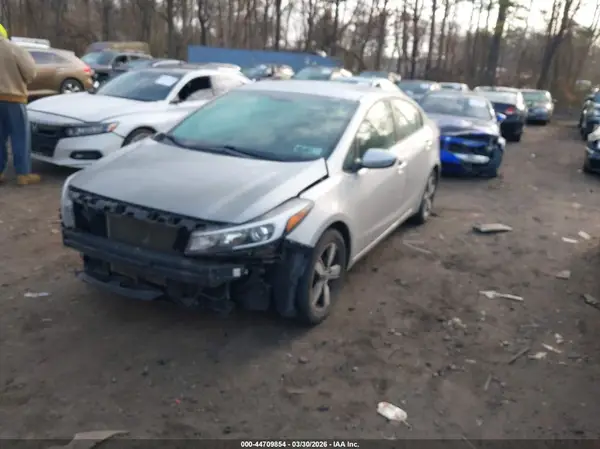 3KPFL4A70JE246169 2018 KIA FORTE - Image 2