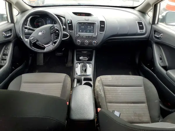 3KPFL4A70JE247483 2018 KIA FORTE - Image 8