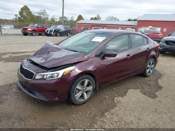 3KPFL4A70JE248312 2018 KIA FORTE - Image 2