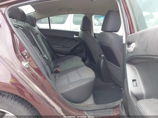 3KPFL4A70JE248312 2018 KIA FORTE - Image 8