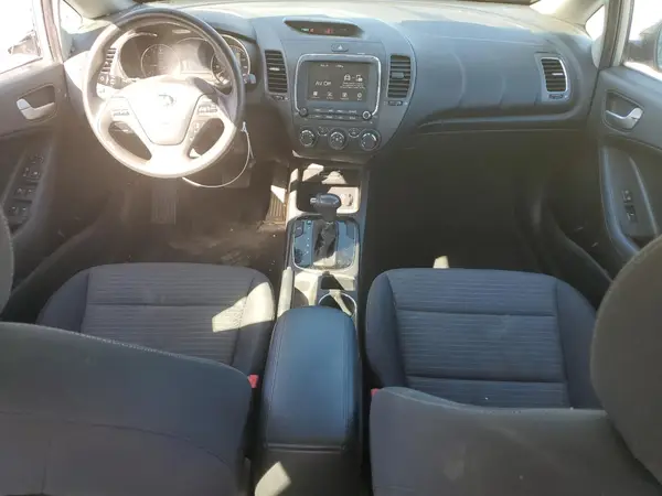 3KPFL4A70JE248813 2018 KIA FORTE - Image 8