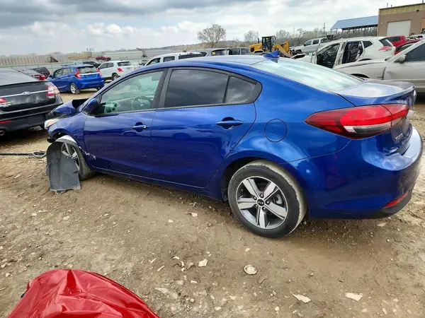 3KPFL4A70JE255244 2018 KIA FORTE - Image 2