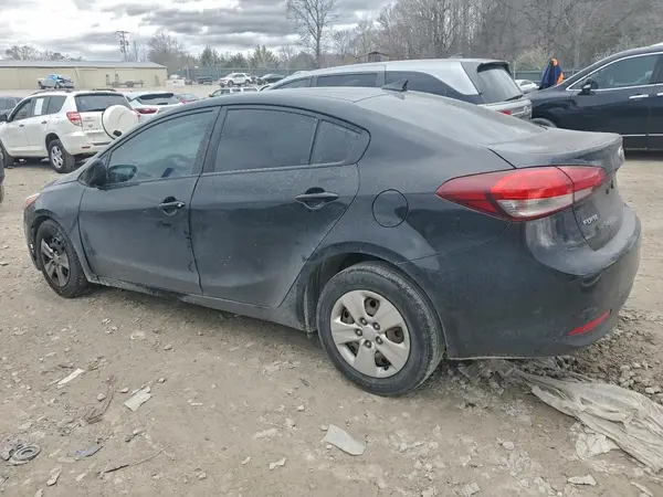 3KPFL4A70JE255339 2018 KIA FORTE - Image 2