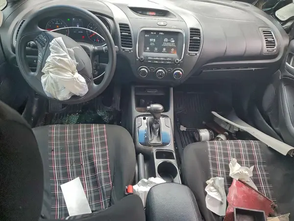 3KPFL4A70JE255339 2018 KIA FORTE - Image 8