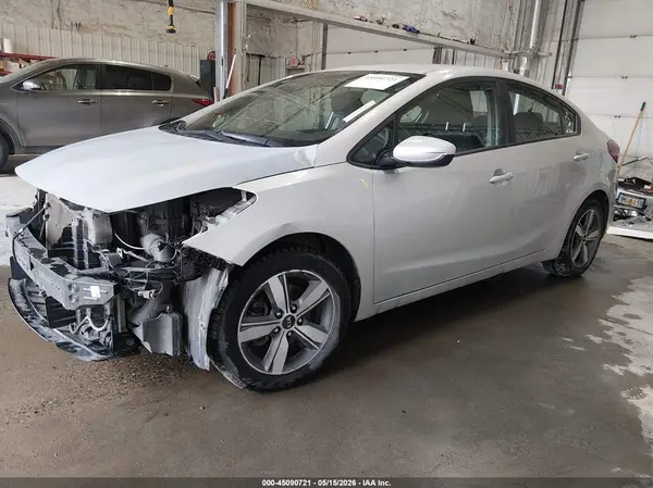 3KPFL4A70JE255759 2018 KIA FORTE - Image 2