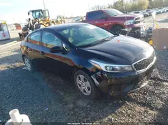 3KPFL4A70JE256183 2018 KIA FORTE