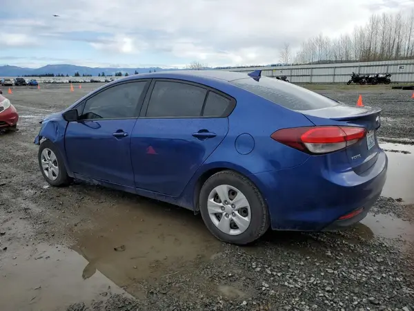 3KPFL4A70JE256877 2018 KIA FORTE - Image 2