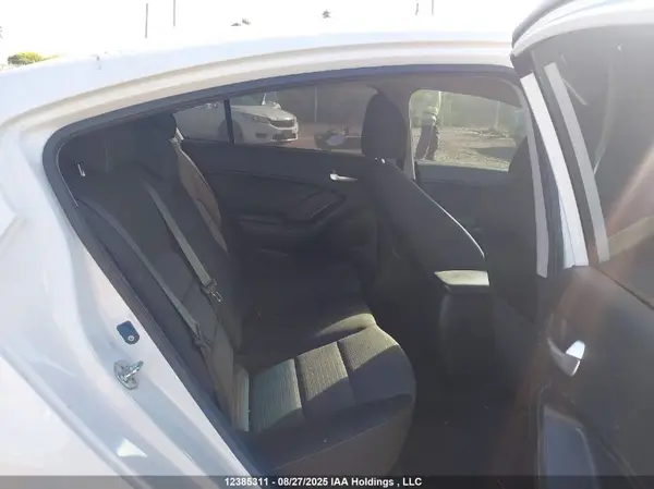 3KPFL4A70JE259648 2018 KIA FORTE - Image 8
