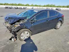 3KPFL4A70JE261724 2018 KIA FORTE