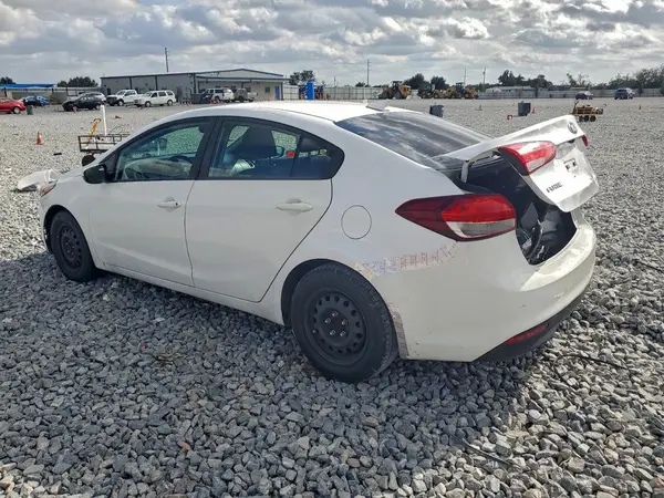 3KPFL4A70JE262243 2018 KIA FORTE - Image 2