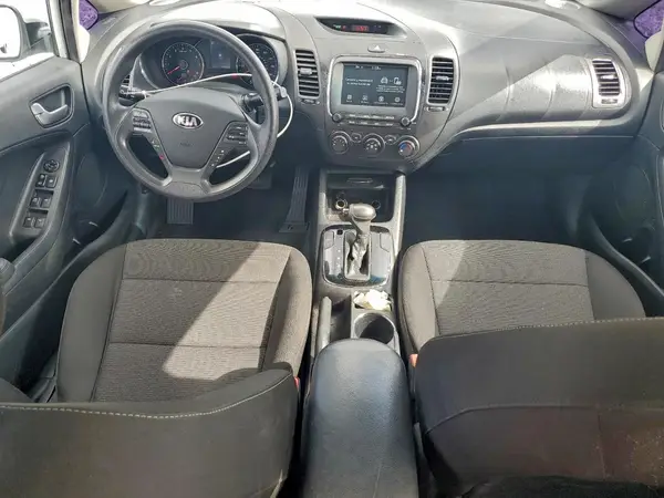 3KPFL4A70JE262243 2018 KIA FORTE - Image 8