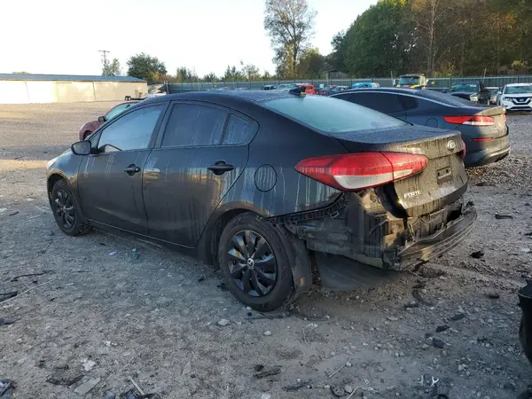 3KPFL4A70JE263067 2018 KIA FORTE - Image 2