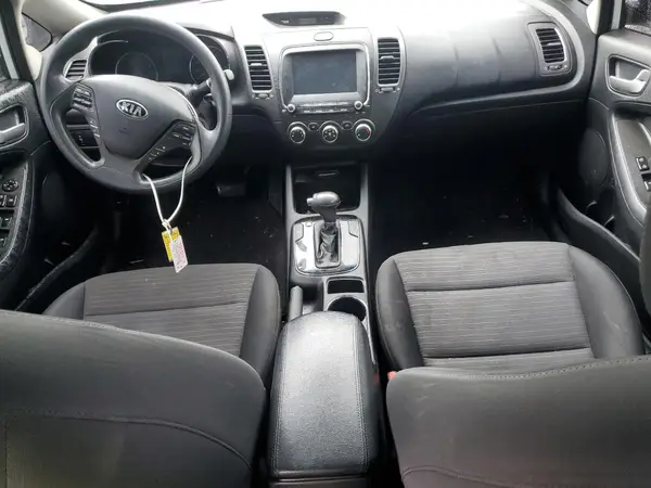 3KPFL4A70JE264235 2018 KIA FORTE - Image 8