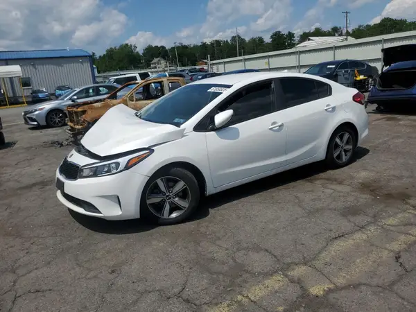 3KPFL4A70JE267281 2018 KIA FORTE - Image 1