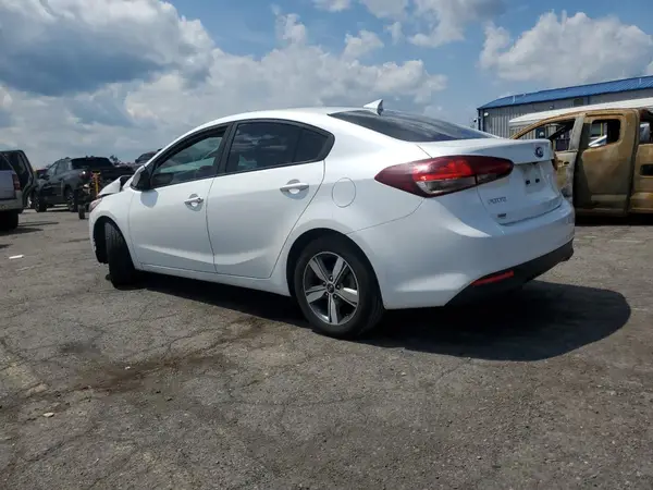 3KPFL4A70JE267281 2018 KIA FORTE - Image 2