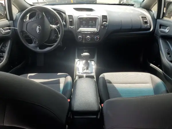 3KPFL4A70JE267281 2018 KIA FORTE - Image 8