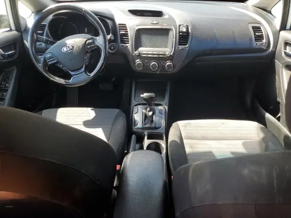 3KPFL4A70JE267913 2018 KIA FORTE - Image 8