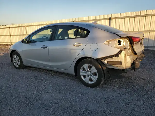3KPFL4A70JE268558 2018 KIA FORTE - Image 2