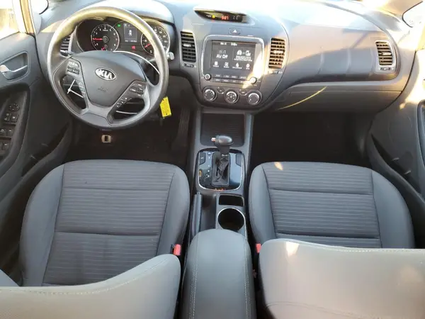 3KPFL4A70JE268558 2018 KIA FORTE - Image 8