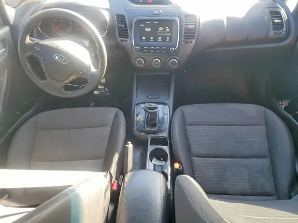 3KPFL4A70JE269595 2018 KIA FORTE - Image 8