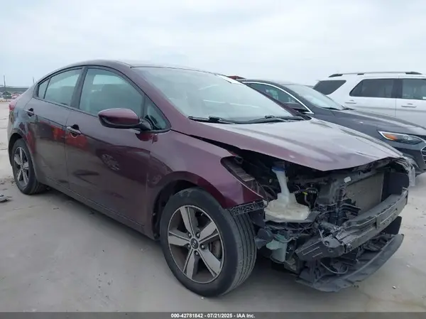 3KPFL4A70JE273243 2018 KIA FORTE - Image 1
