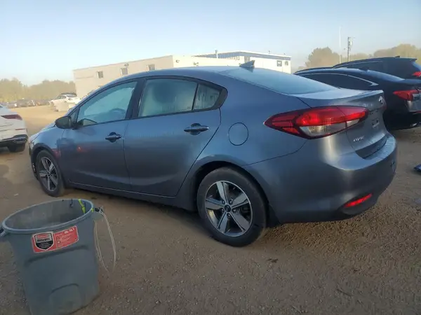 3KPFL4A70JE274652 2018 KIA FORTE - Image 2