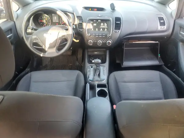 3KPFL4A70JE274652 2018 KIA FORTE - Image 8