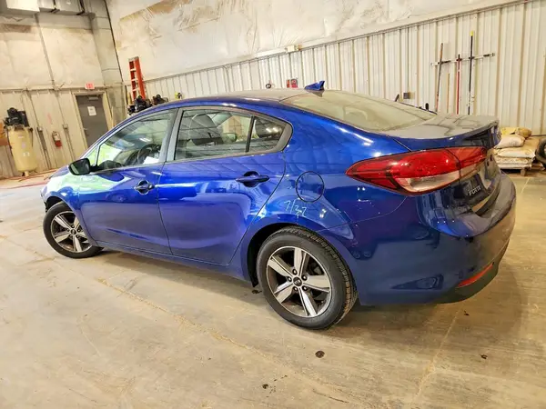 3KPFL4A70JE274862 2018 KIA FORTE - Image 2