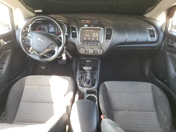 3KPFL4A70JE275137 2018 KIA FORTE - Image 8