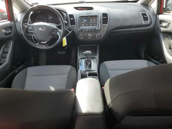 3KPFL4A70JE275400 2018 KIA FORTE - Image 8