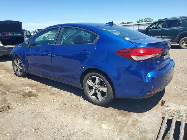 3KPFL4A70JE275574 2018 KIA FORTE - Image 2