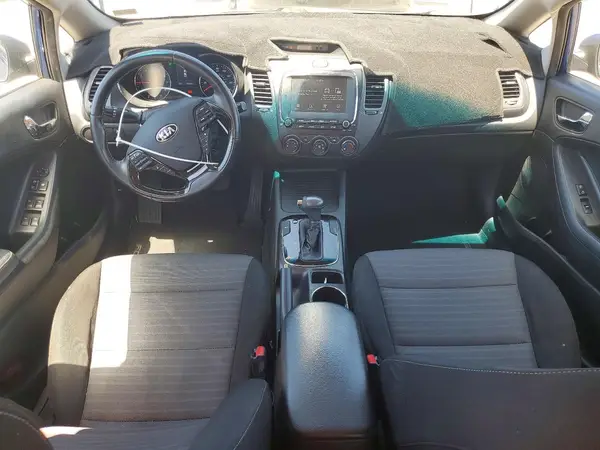 3KPFL4A70JE275574 2018 KIA FORTE - Image 8