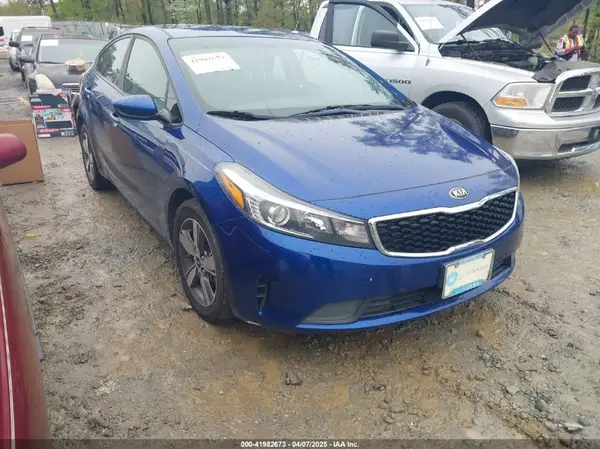 3KPFL4A70JE277101 2018 KIA FORTE - Image 1