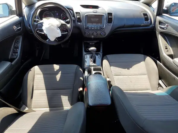 3KPFL4A70JE278345 2018 KIA FORTE - Image 8