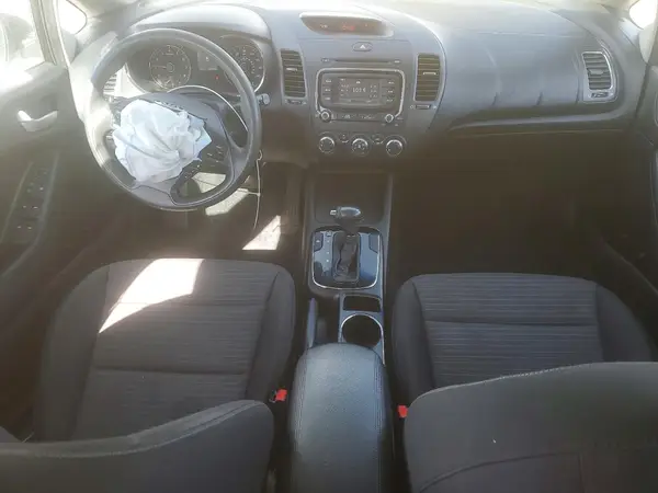 3KPFL4A71HE007692 2017 KIA FORTE - Image 8