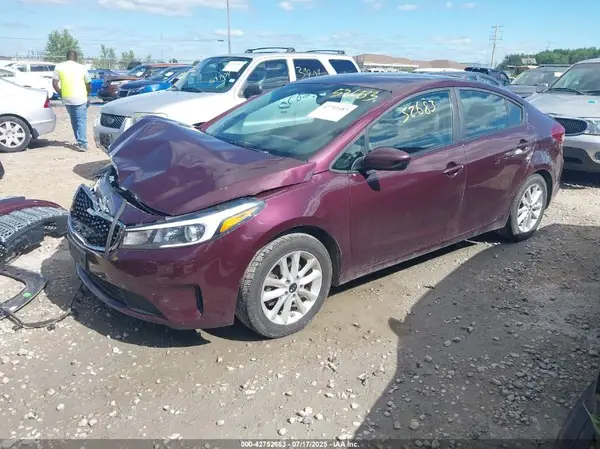 3KPFL4A71HE010348 2017 KIA FORTE - Image 2