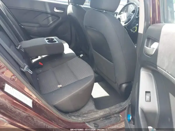 3KPFL4A71HE010348 2017 KIA FORTE - Image 8