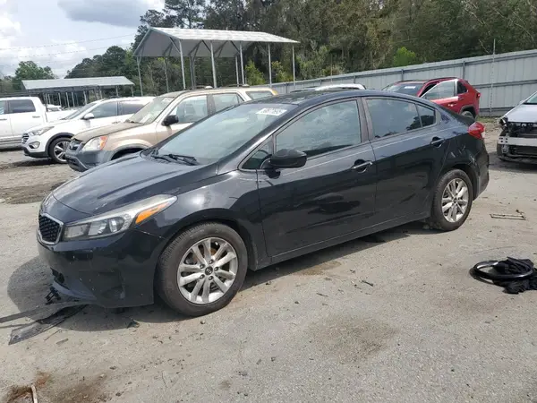 3KPFL4A71HE010530 2017 KIA FORTE - Image 1
