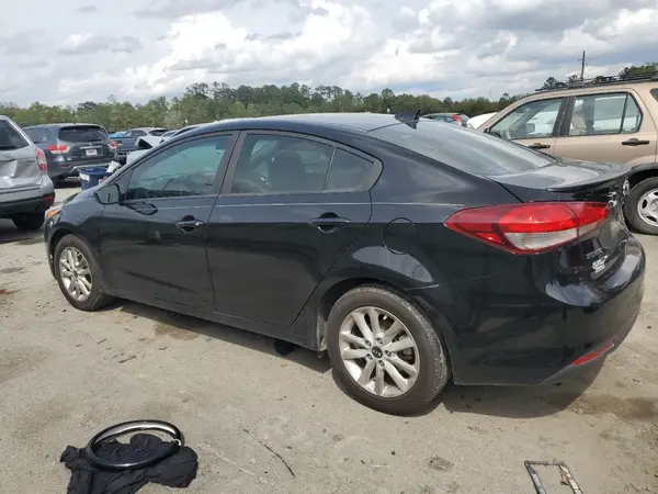 3KPFL4A71HE010530 2017 KIA FORTE - Image 2