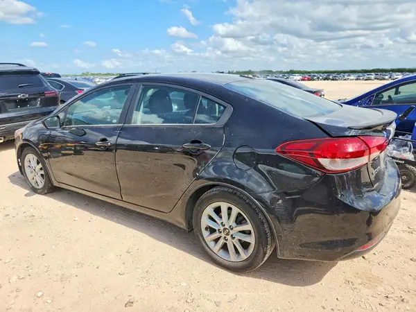 3KPFL4A71HE011306 2017 KIA FORTE - Image 2