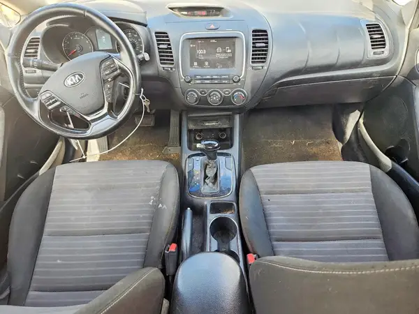 3KPFL4A71HE011306 2017 KIA FORTE - Image 8