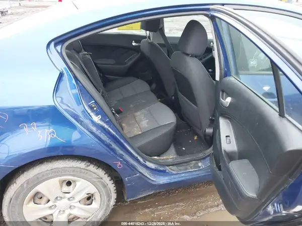 3KPFL4A71HE012407 2017 KIA FORTE - Image 8