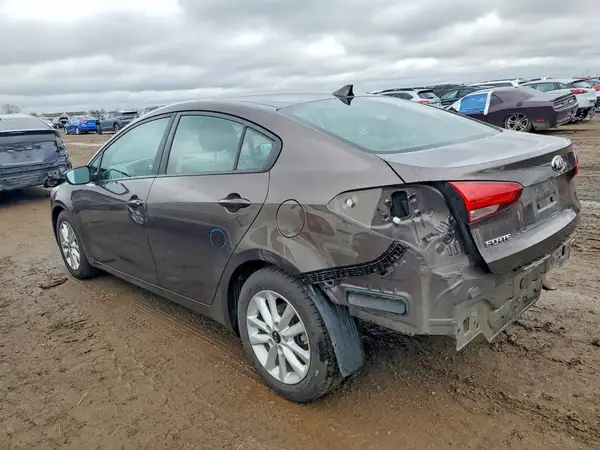 3KPFL4A71HE012682 2017 KIA FORTE - Image 2