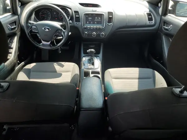 3KPFL4A71HE014304 2017 KIA FORTE - Image 8