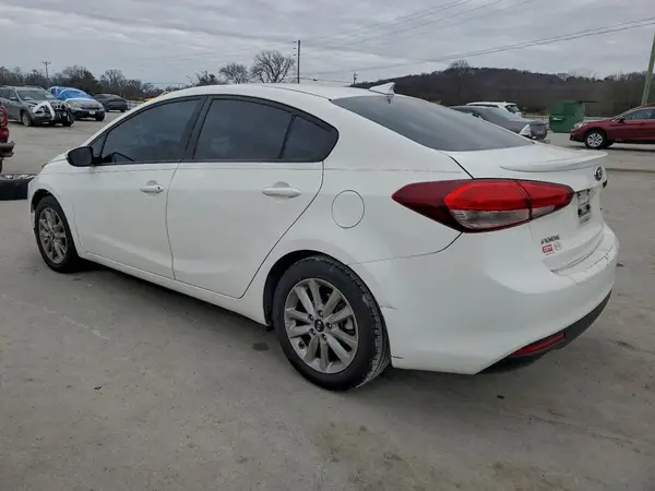 3KPFL4A71HE014870 2017 KIA FORTE - Image 2