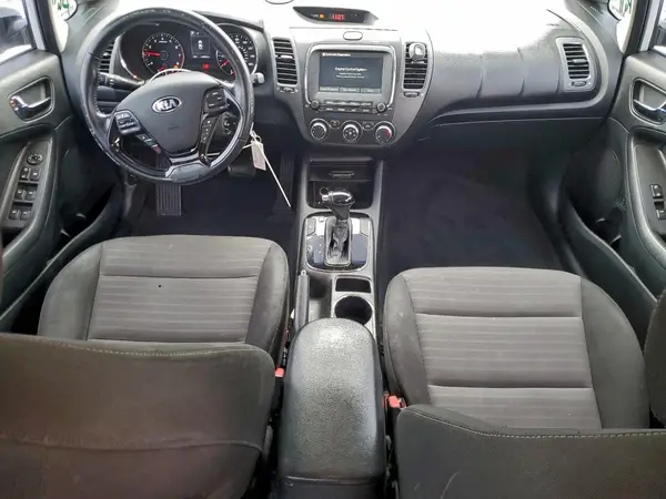 3KPFL4A71HE014870 2017 KIA FORTE - Image 8