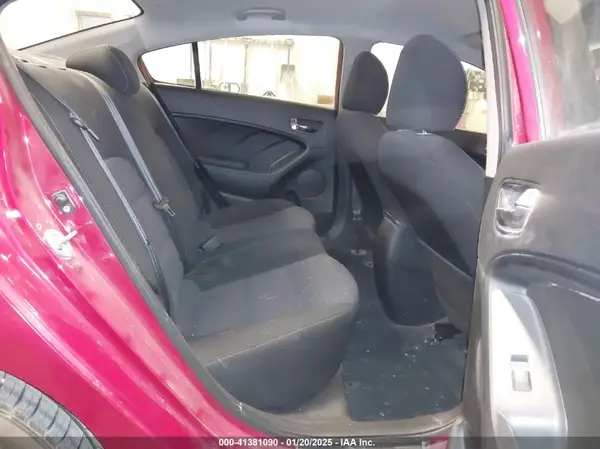 3KPFL4A71HE017137 2017 KIA FORTE - Image 8