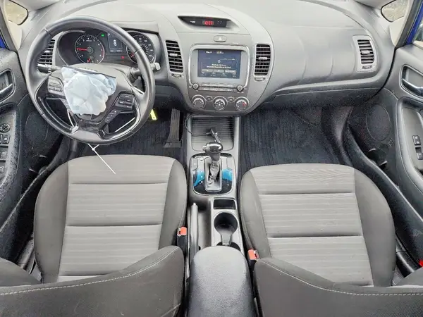 3KPFL4A71HE017252 2017 KIA FORTE - Image 8